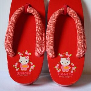 Sanrio HELLO KITTY Red Geta Shoes Sandal Japanese Lacquer Wood Youth 4.5 (EU 20)
